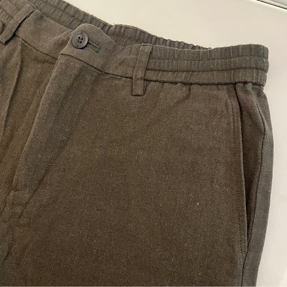 Banana Republic Men’s ATHLETIC-FIT LINEN-BLEND PANT - Picture 5 of 9